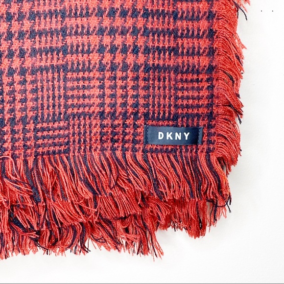 {DKNY} houndstooth knit scarf - Picture 2 of 3